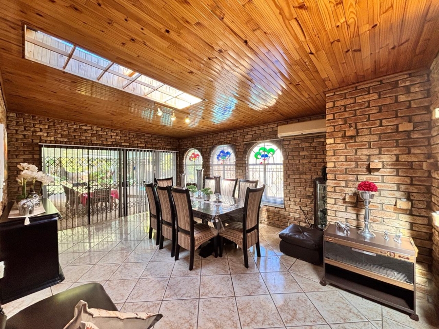 4 Bedroom Property for Sale in Flamwood North West